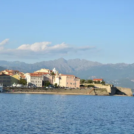 Magnifique Avec Balcon Vue A L'entree D'ajaccio * Аяччо