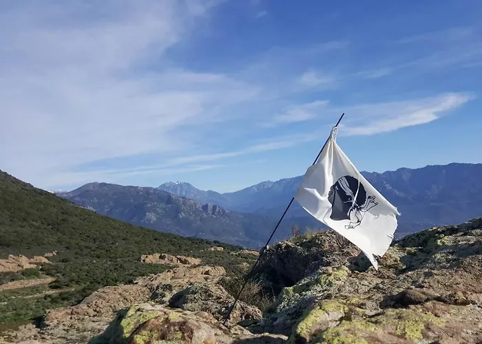 Magnifique Avec Balcon Vue A L'entree D'ajaccio 阿雅克肖
