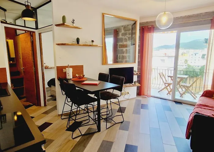 Magnifique Avec Balcon Vue A L'entree D'ajaccio *